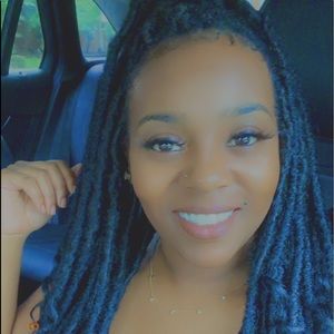 Meet your Posher, Shea